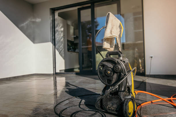 Best Gutter Cleaning  in Le Center, MN